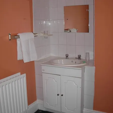 Mcelroy Budget Hostel