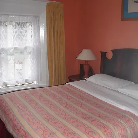 Mcelroy Budget Hostel