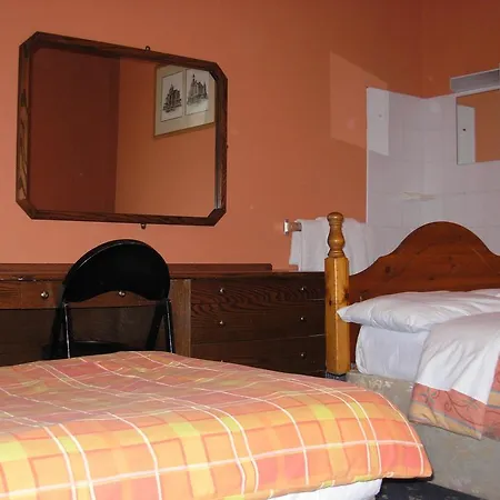 Hostel Mcelroy Budget